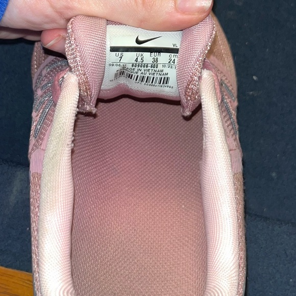 Pink Nike sneakers - Picture 5 of 5